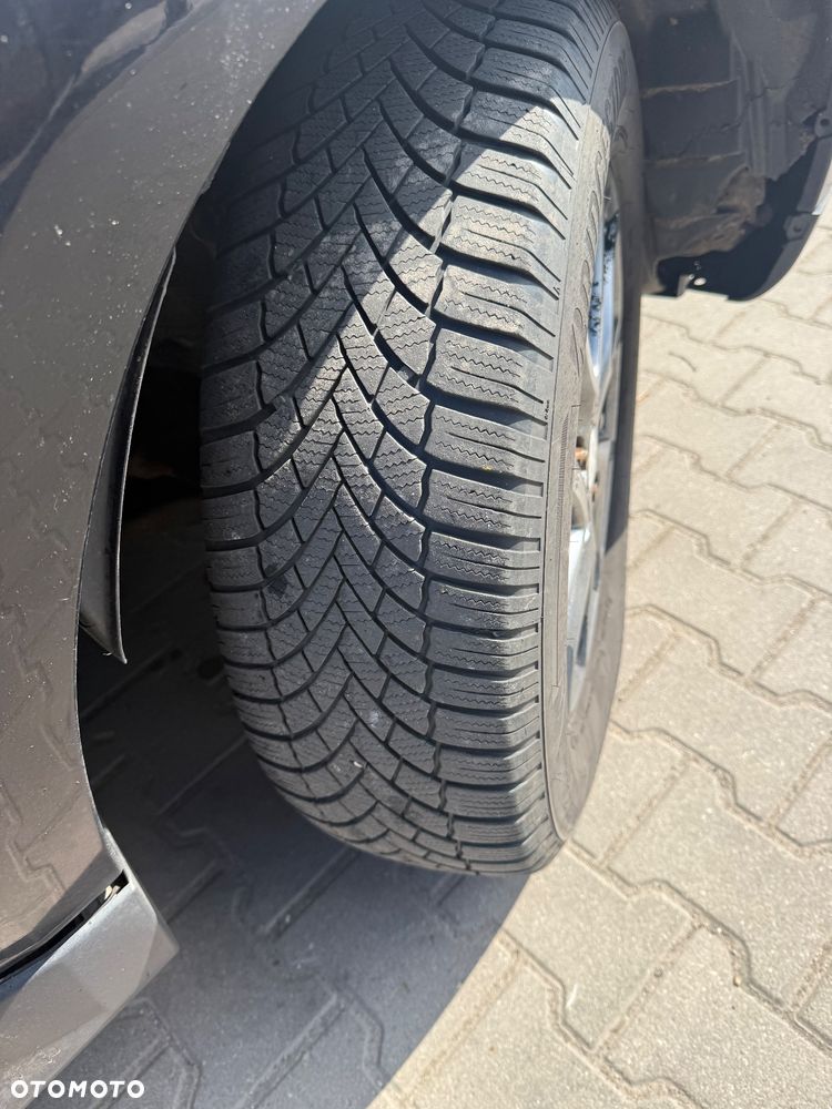 Mitsubishi Outlander 2.4 Instyle NAVI CVT - 23