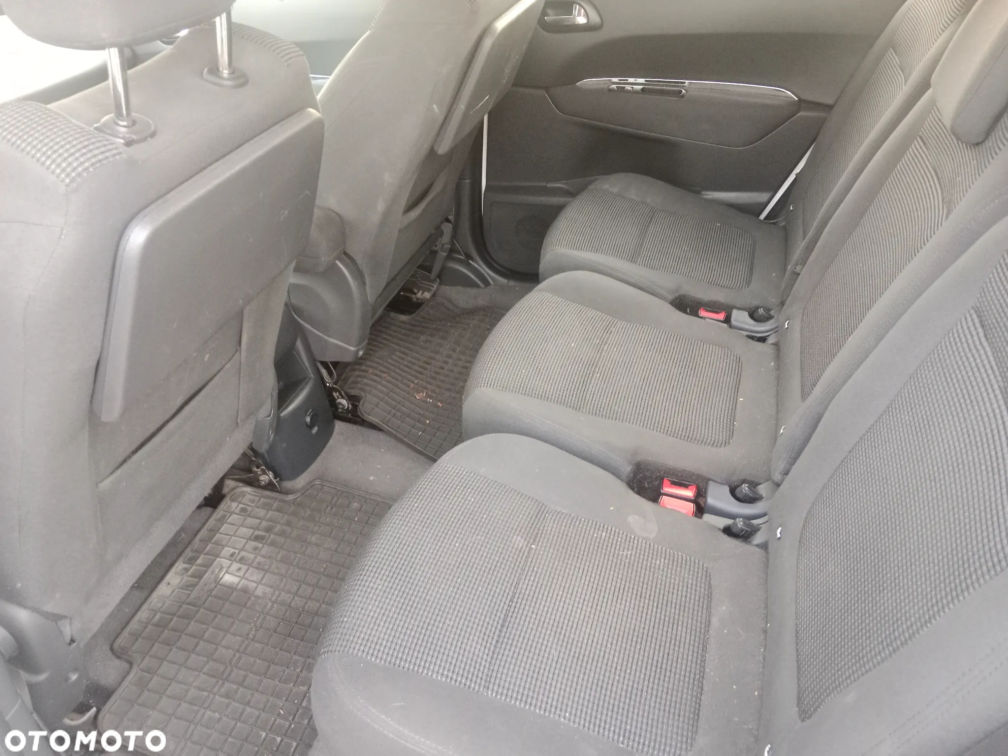 Peugeot 5008 1.6 e-HDi Active S&S - 11