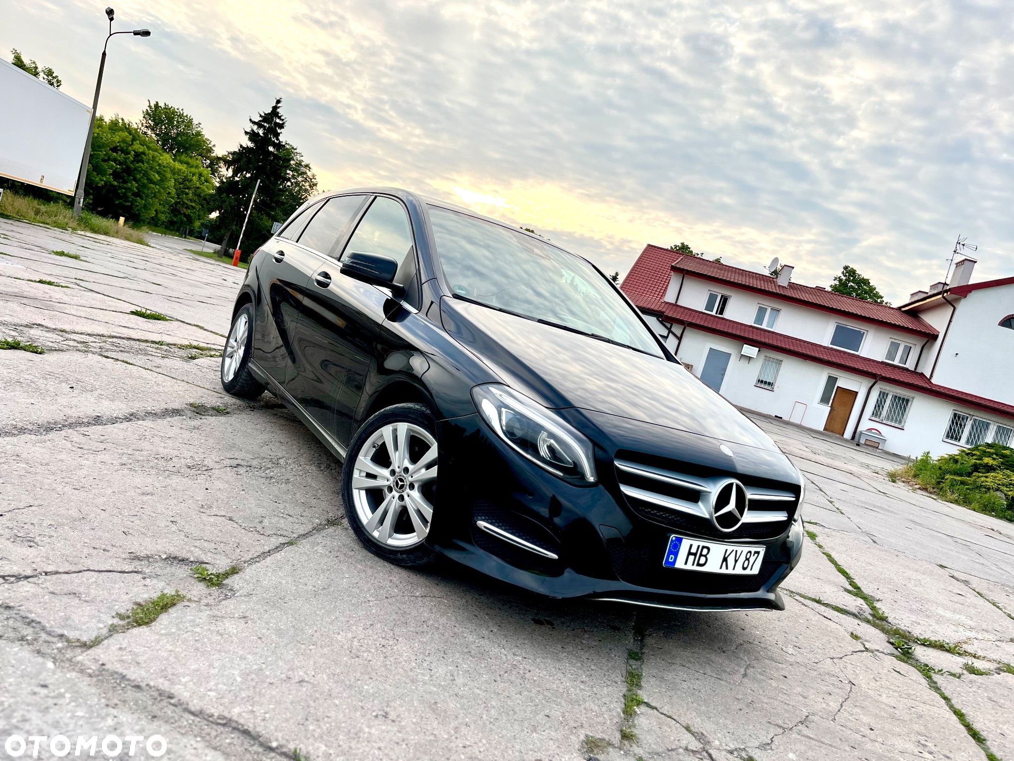 Mercedes-Benz Klasa B 200 (CDI) d 4Matic 7G-DCT AMG Line - 1