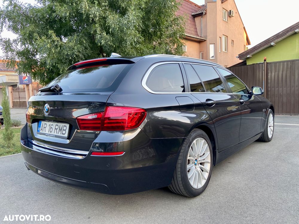BMW Seria 5 525d xDrive - 12