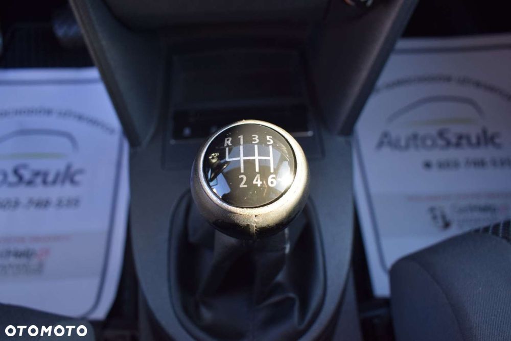 Volkswagen Touran - 32