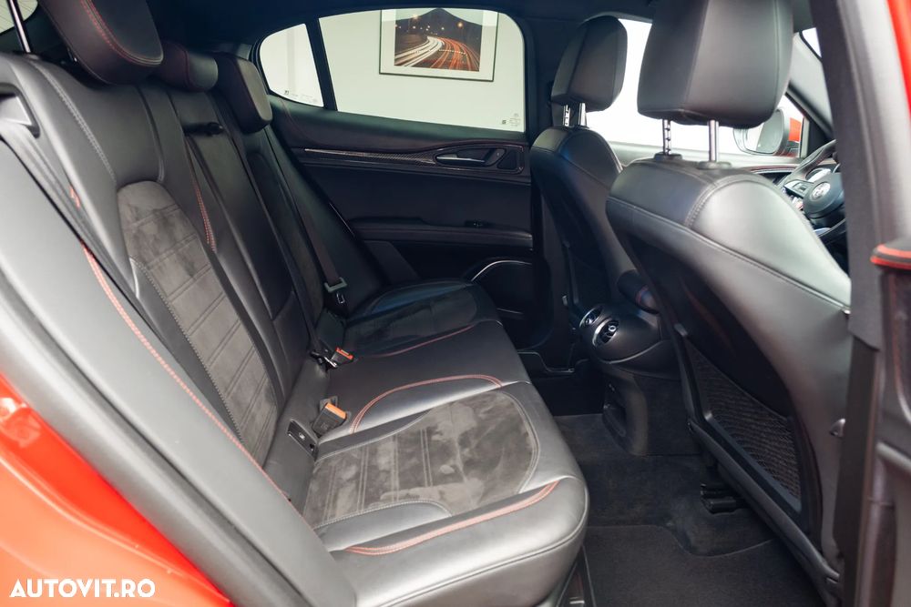 Alfa Romeo Stelvio V6 2.9 Bi-Turbo AT8-Q4 Quadrifoglio - 30