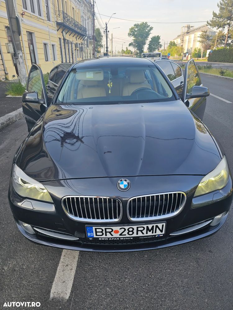 BMW Seria 5 525d xDrive - 18