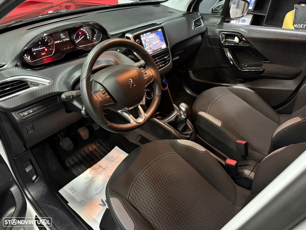Peugeot 208 1.2 PureTech Style - 5