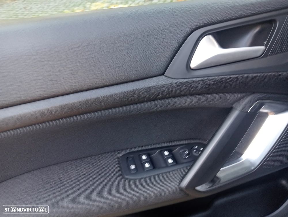 Peugeot 308 SW 1.2 PureTech Allure Pack - 24