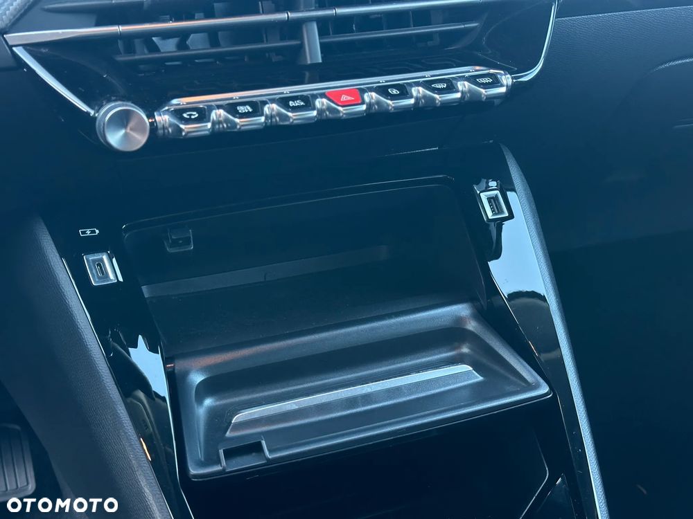Peugeot 208 Elektromotor 136 Active - 14