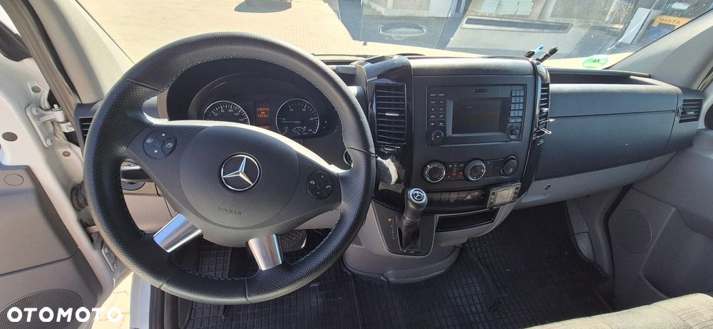 Mercedes-Benz Sprinter - 9