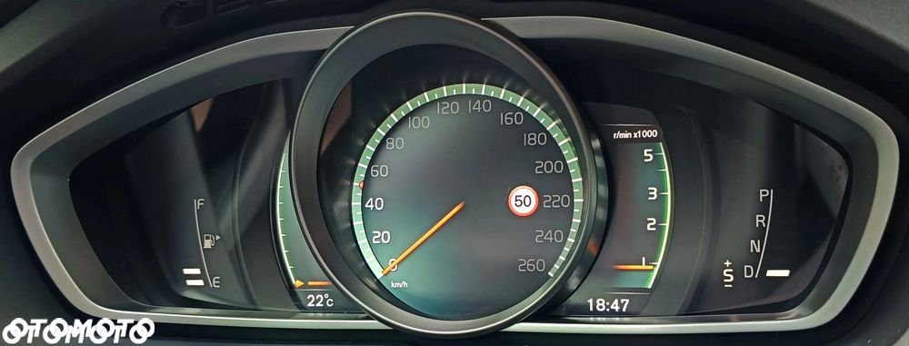 Volvo V40 D2 Geartronic RDesign - 24