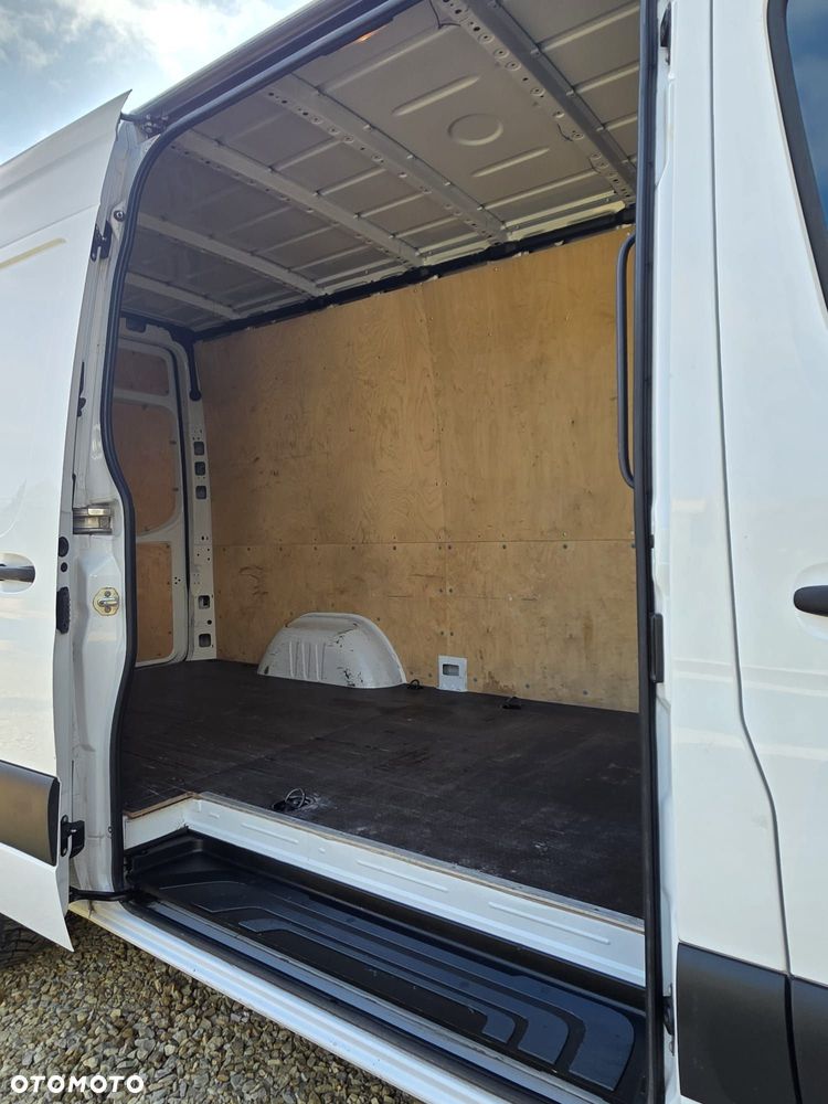 Mercedes-Benz Sprinter - 8