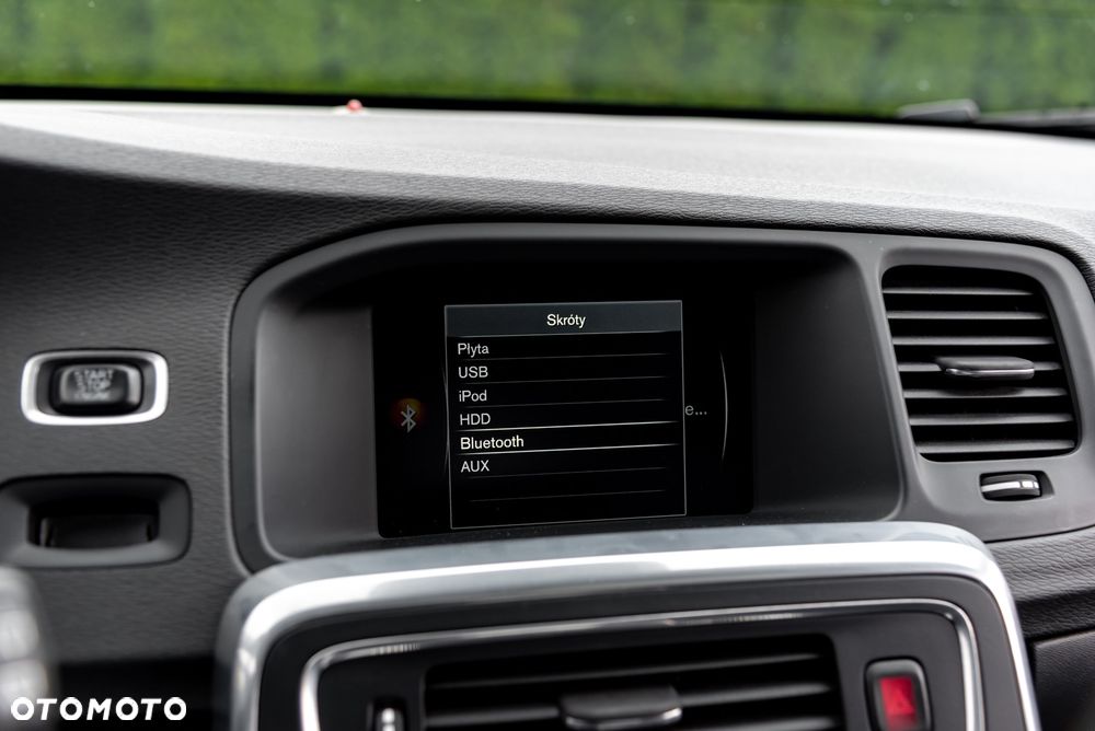 Volvo V60 D6 AWD Plug-in Hybrid Summum - 30