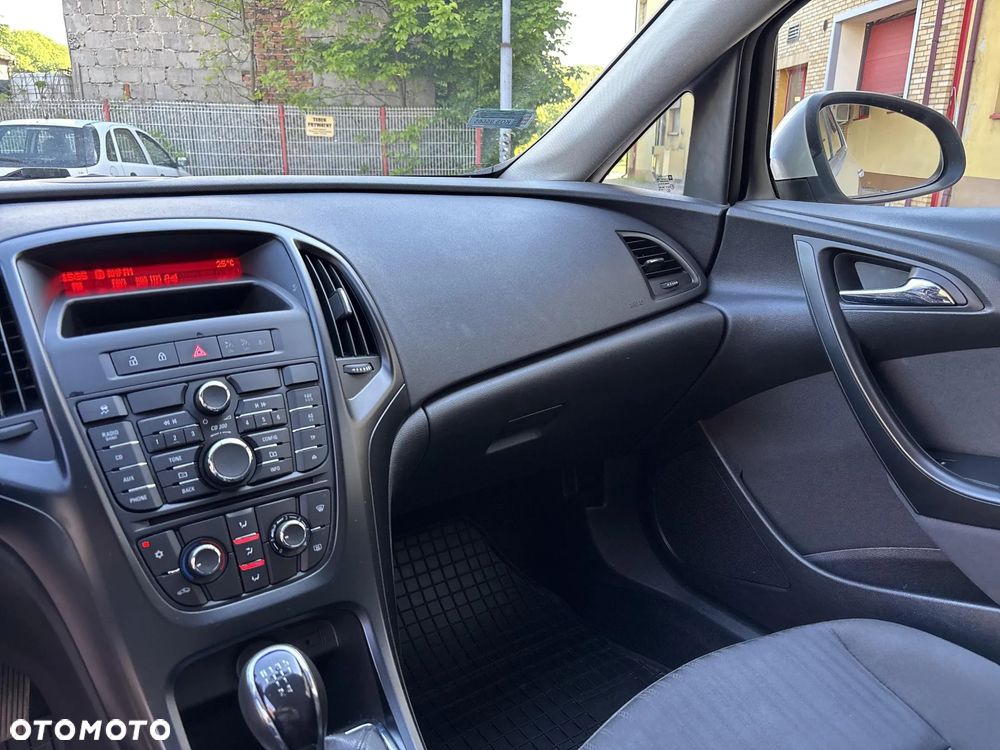 Opel Astra IV 1.6 Essentia - 13