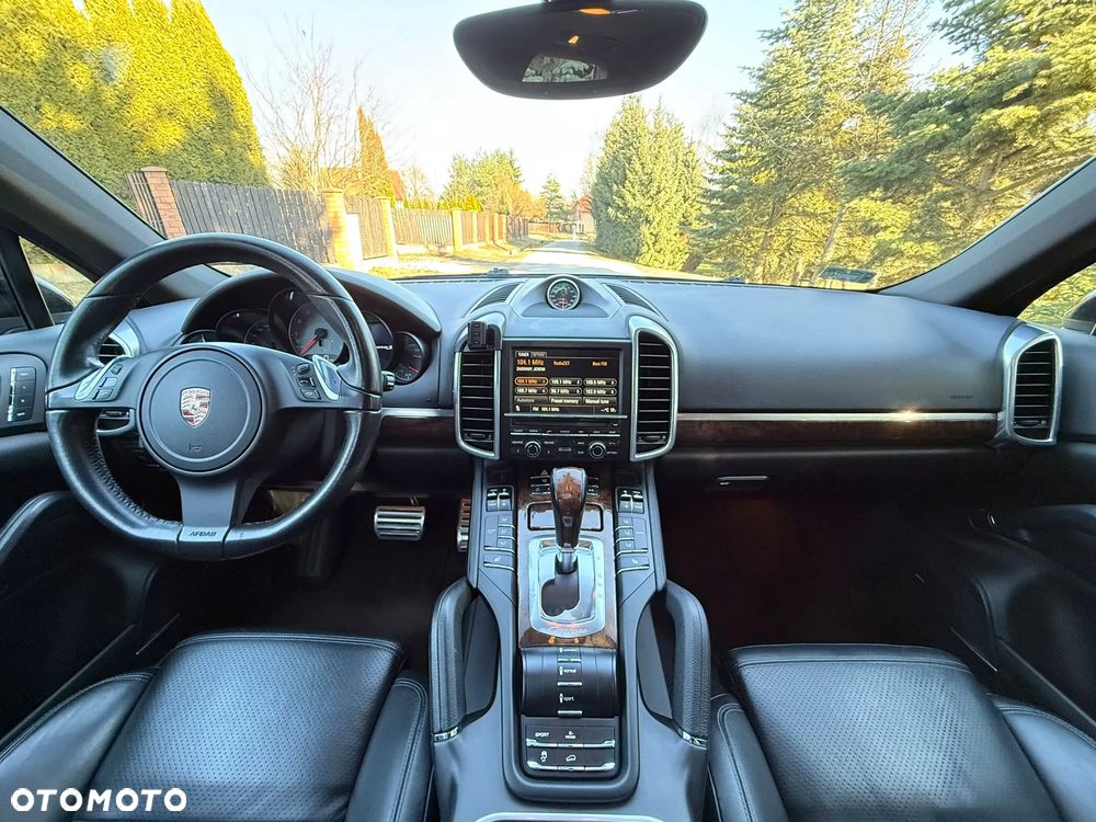 Porsche Cayenne S Hybrid - 19