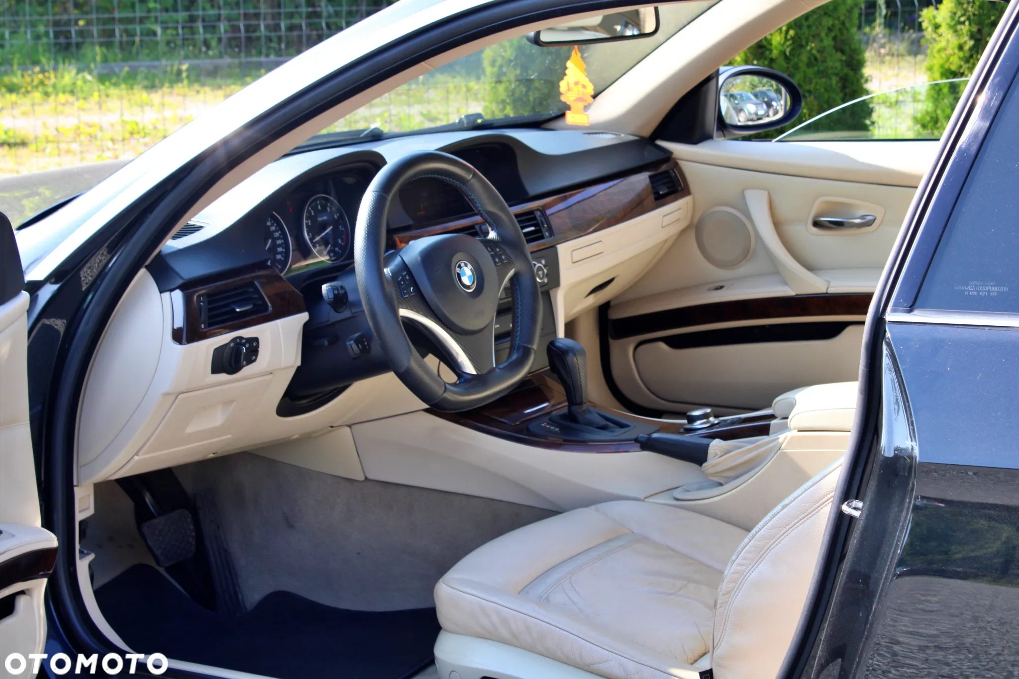 BMW Seria 3 325i Coupe - 23