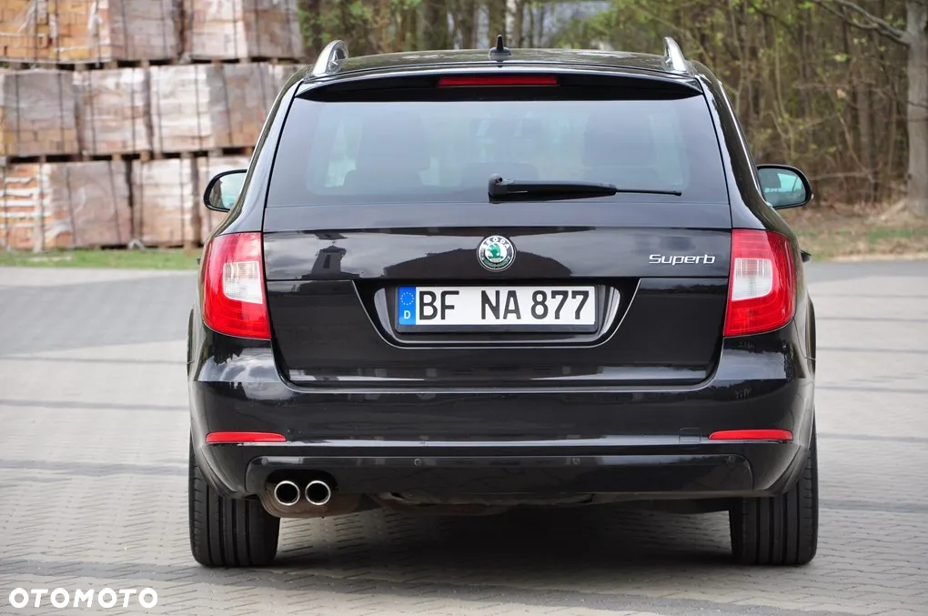Skoda Superb 2.0 TDI L&K DSG - 8