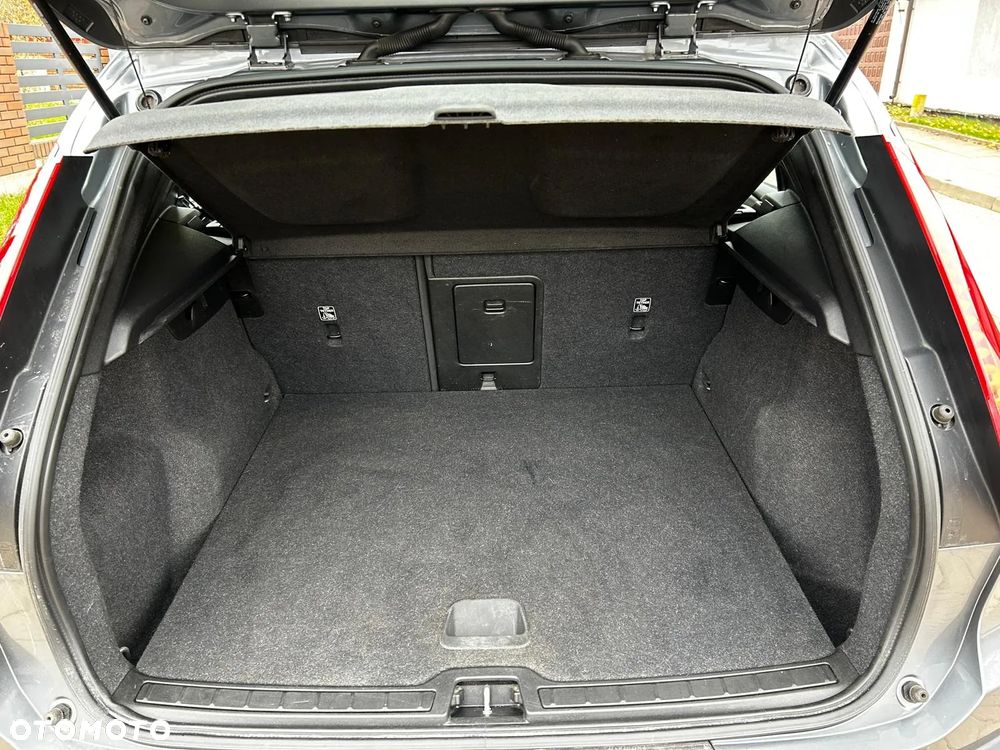 Volvo XC 40 T5 AWD Momentum - 32