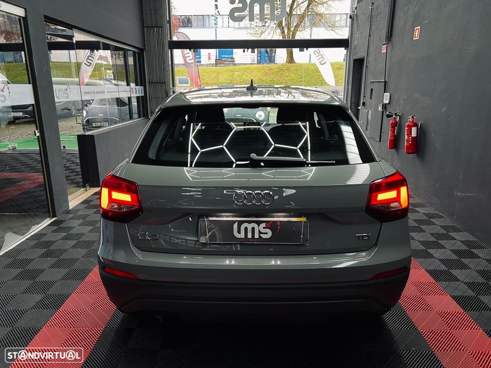 Audi Q2 1.6 TDI Design - 6