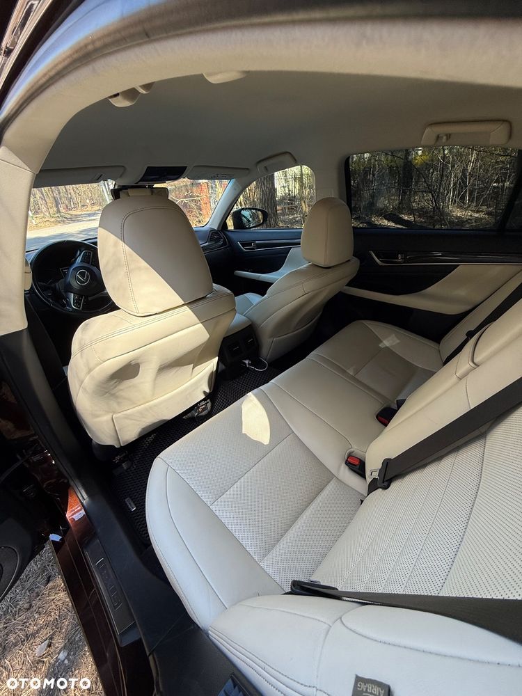 Lexus GS - 15