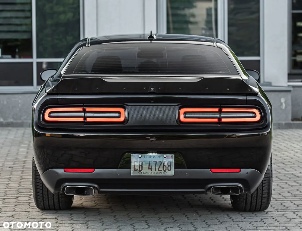 Dodge Challenger 6.4 Scat Pack - 11