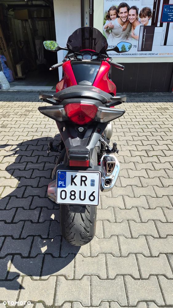 Honda VFR - 3