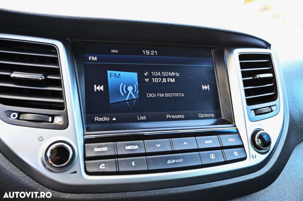 Hyundai Tucson 2.0 CRDI 4WD 6MT Premium - 29