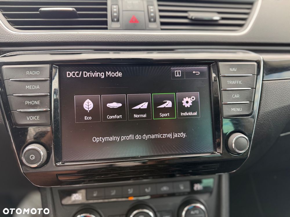 Skoda Superb 2.0 TDI 4x4 L&K DSG - 20