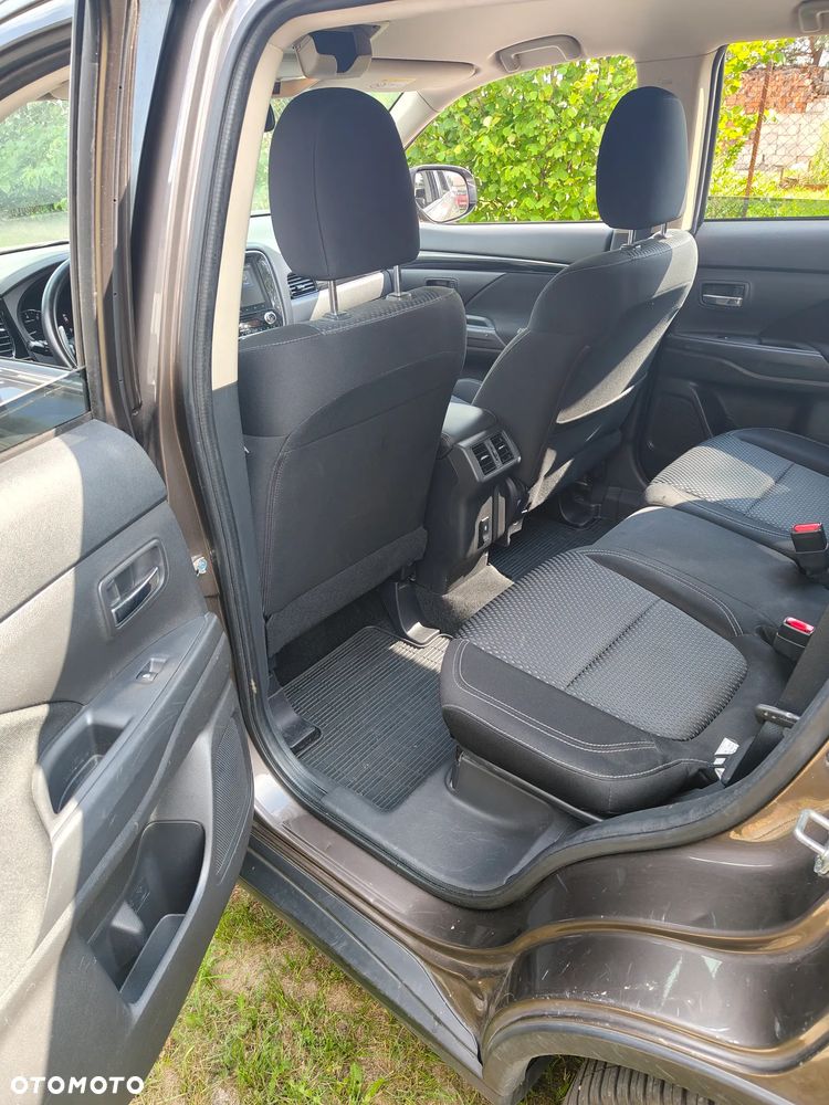 Mitsubishi Outlander 2.0 Intense + SDA 4WD CVT - 28