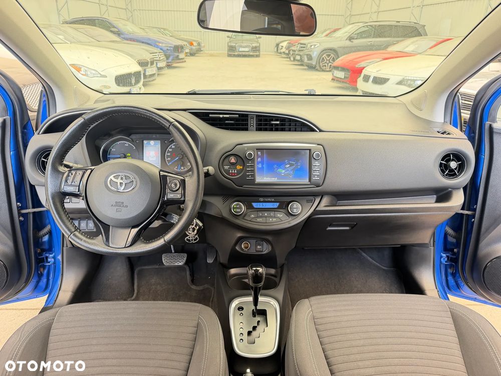 Toyota Yaris Hybrid 100 Terra - 7