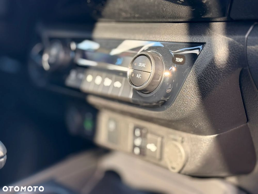 Toyota Hilux 2.8 D-4D Double Cab GR Sport II 4x4 - 13