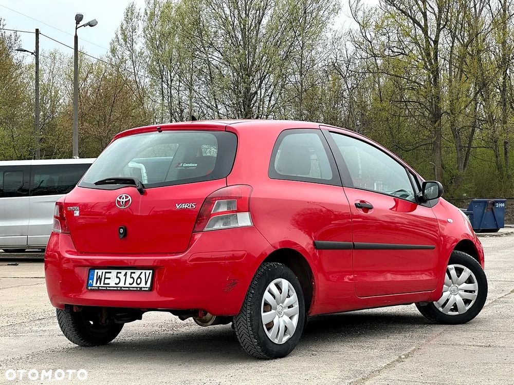 Toyota Yaris 1.0 Luna - 4