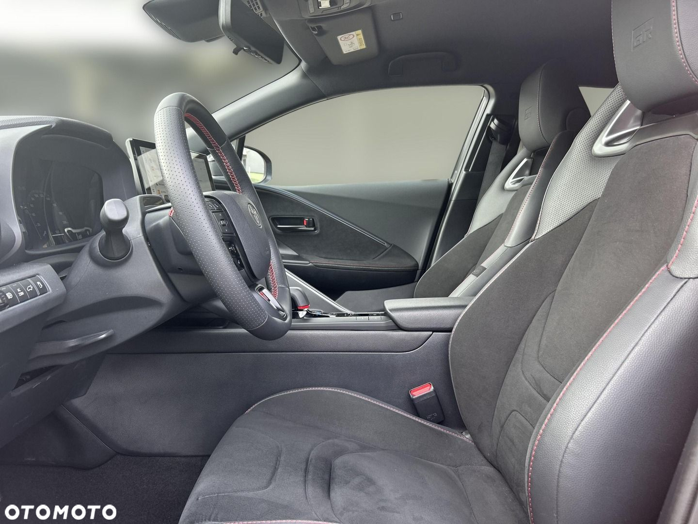 Toyota C-HR - 13