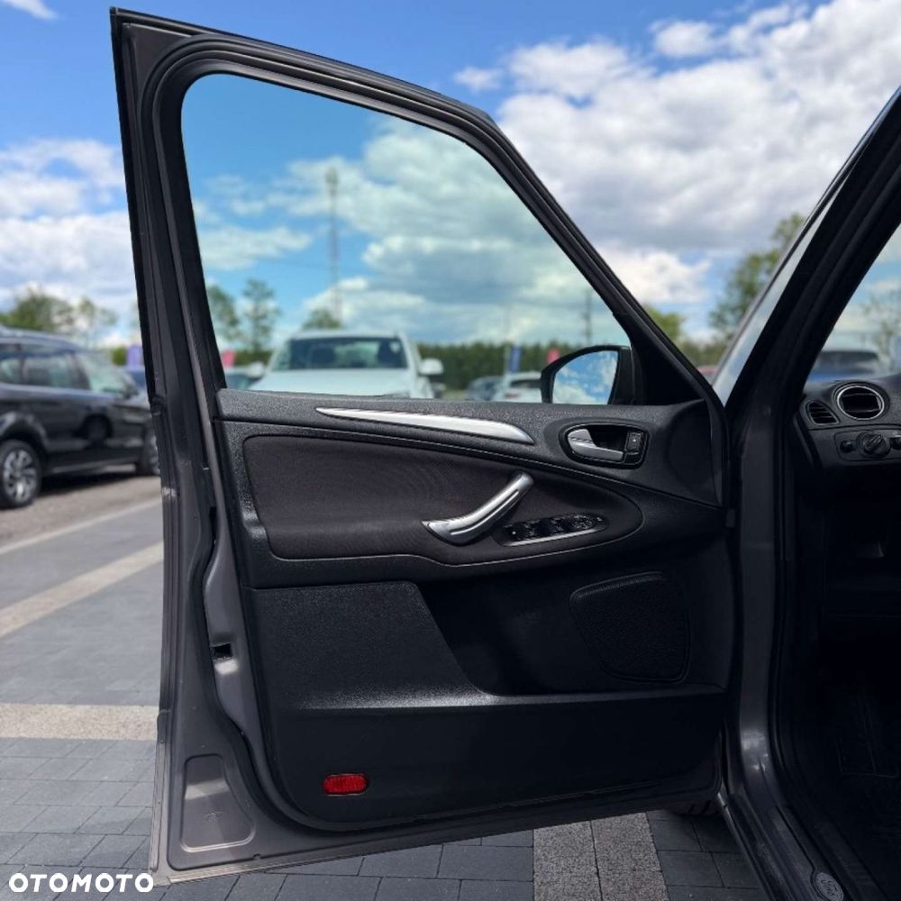 Ford S-Max - 16