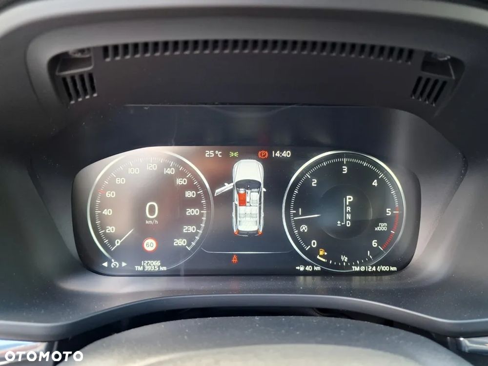 Volvo XC 60 D4 R-Design - 32
