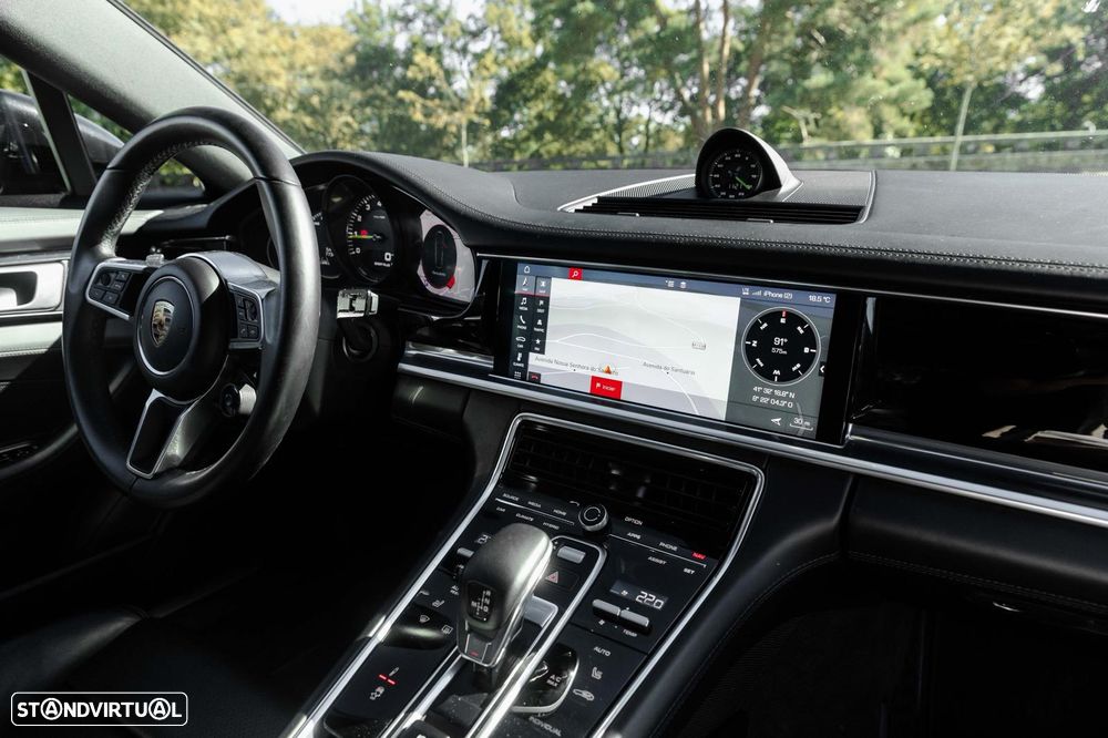 Porsche Panamera Sport Turismo 4 E-Hybrid - 21