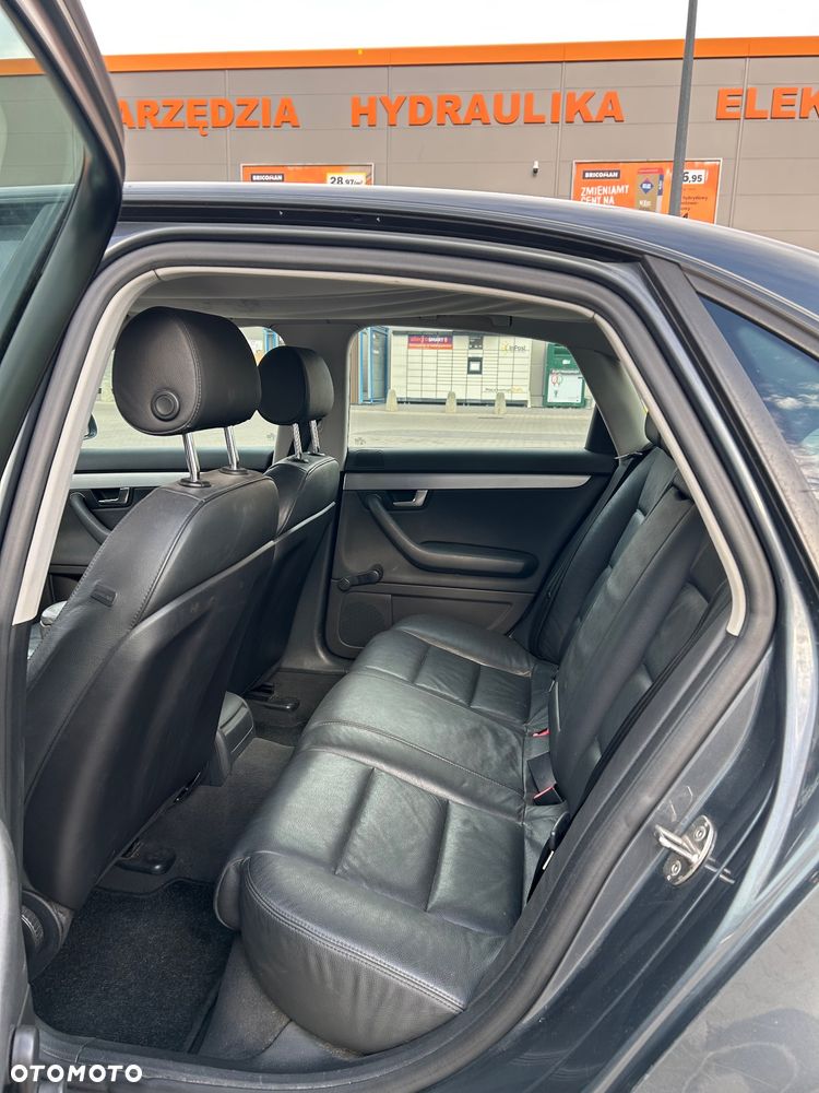 Audi A4 Limousine - 10