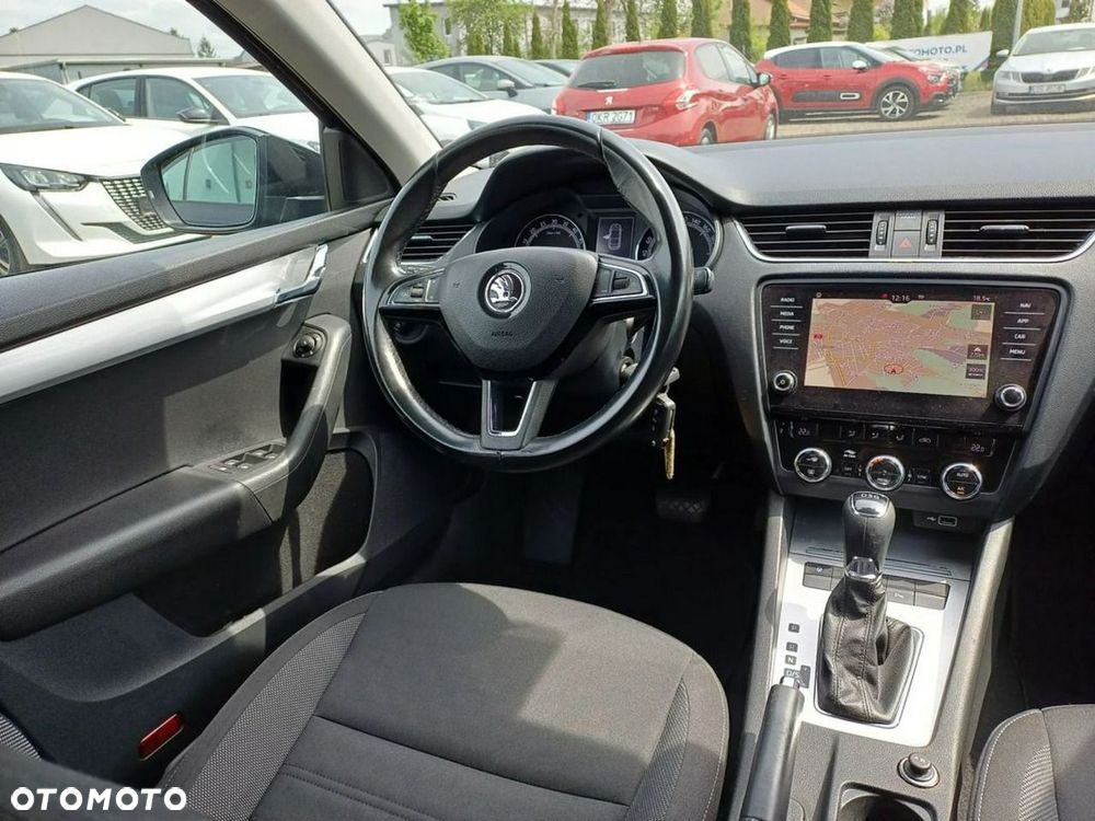 Skoda Octavia 1.6 TDI DSG Clever - 22