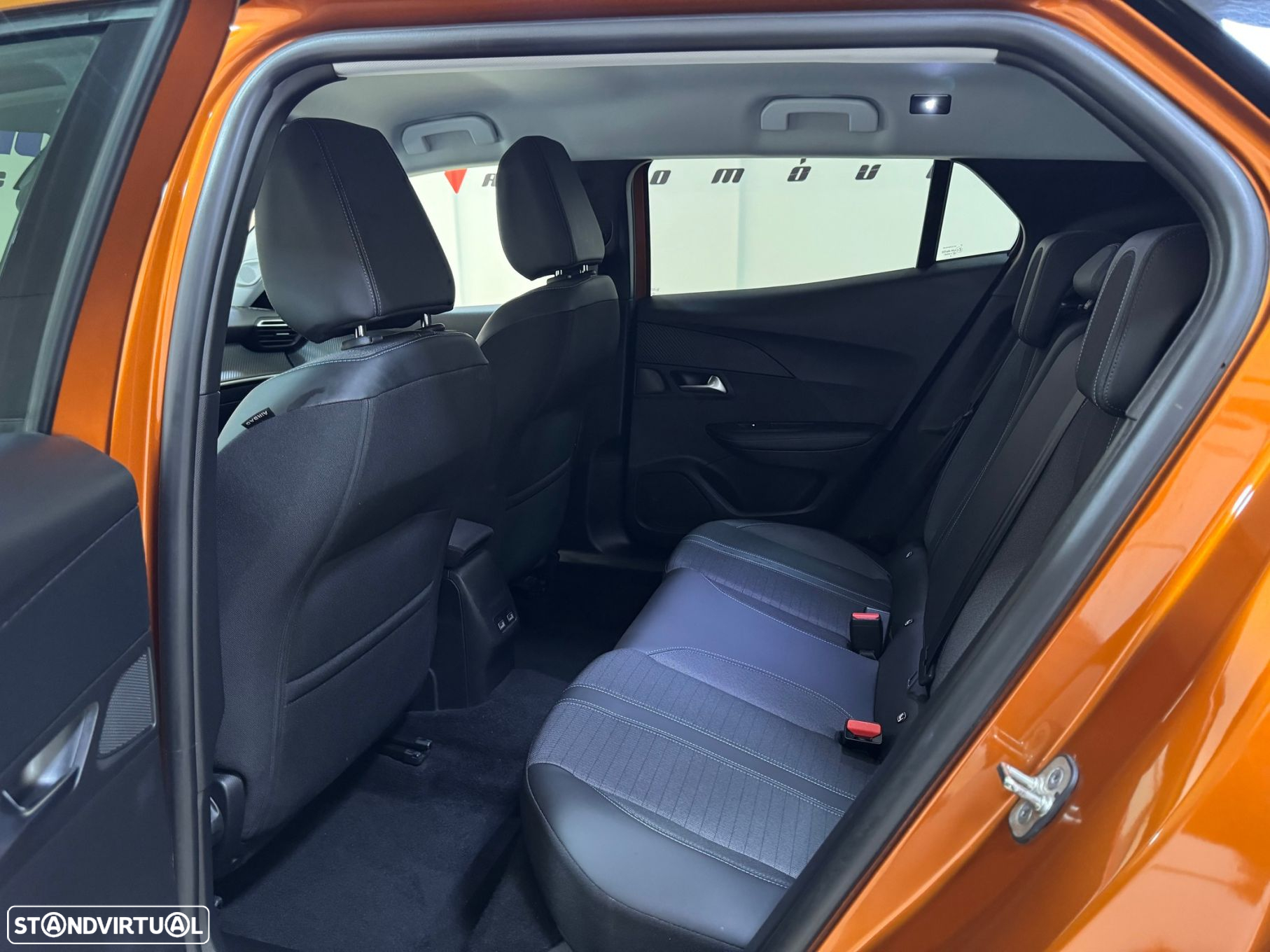 Peugeot 2008 1.2 PureTech Allure Pack - 40