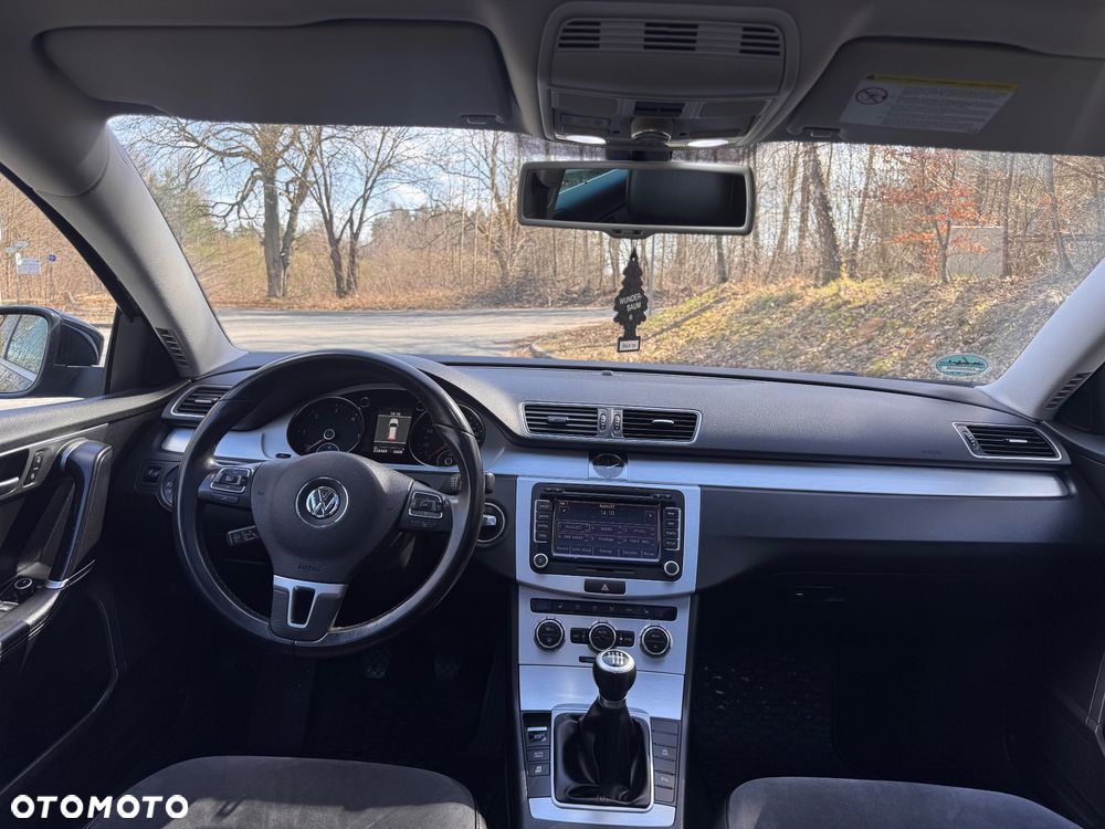 Volkswagen Passat 2.0 TDI DPF Highline - 8