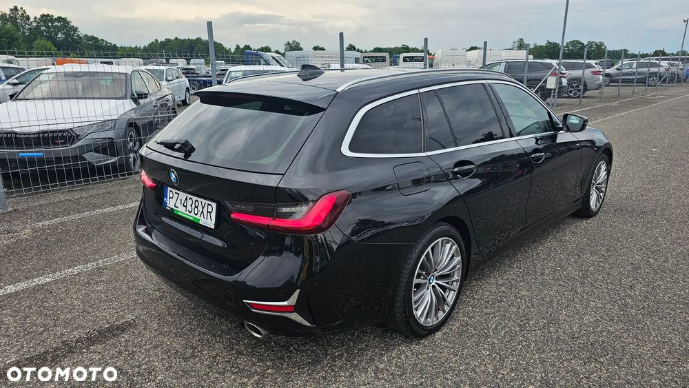 BMW Seria 3 320d xDrive Luxury Line - 4