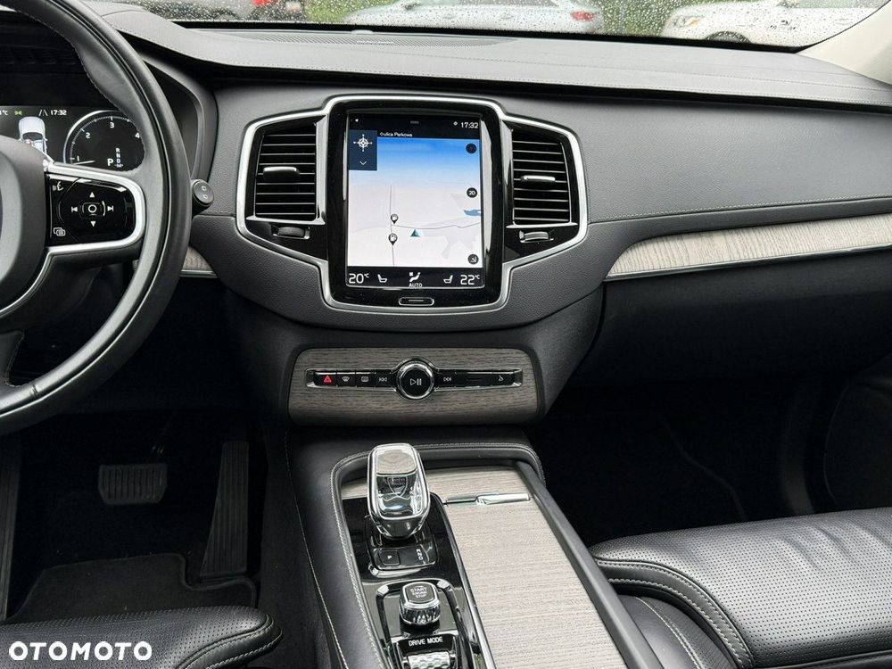 Volvo XC 90 - 25