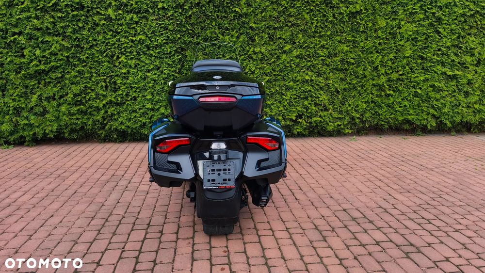Can-Am Spyder - 11