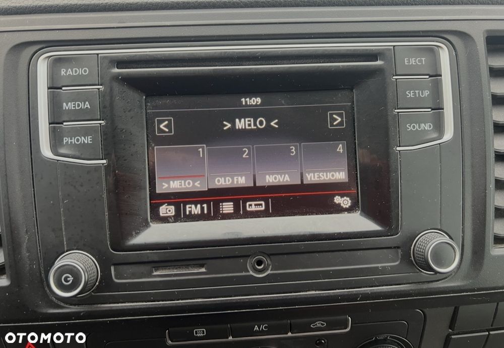 Volkswagen Transporter Lang - 11