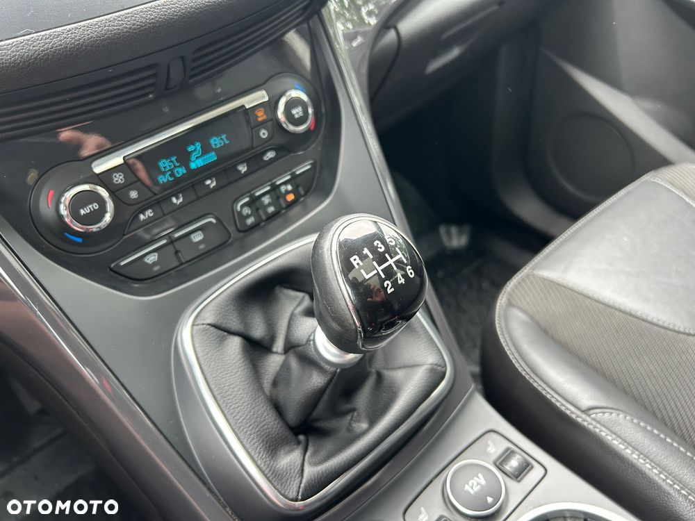 Ford Kuga 1.5 EcoBoost 2x4 Titanium - 34