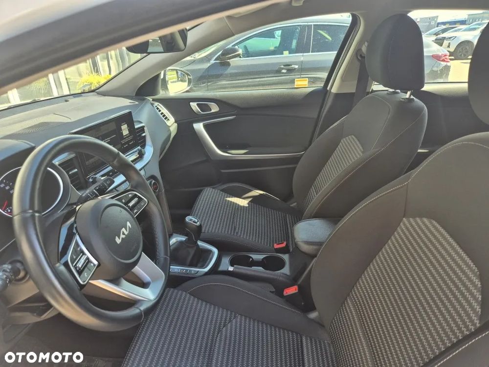 Kia Ceed 1.5 T-GDI M - 10