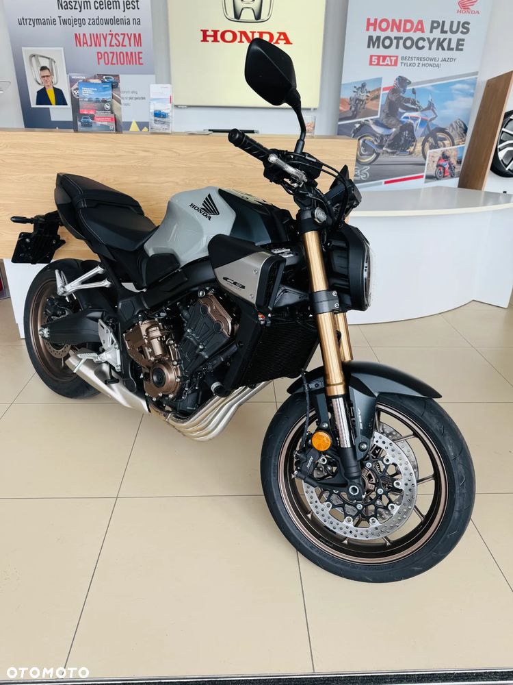 Honda CB - 2