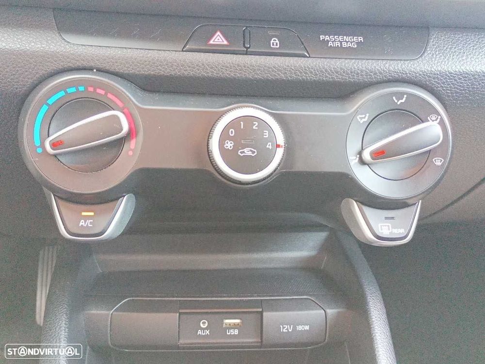 Kia Rio - 14