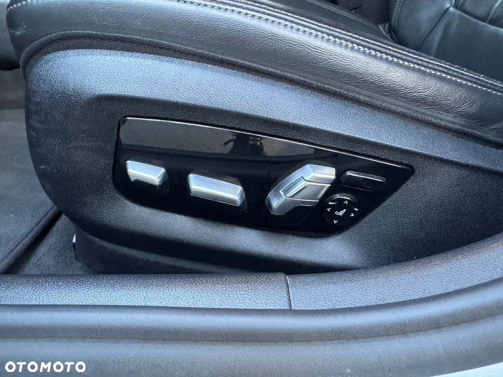 BMW Seria 5 530i xDrive Sport Line sport - 28