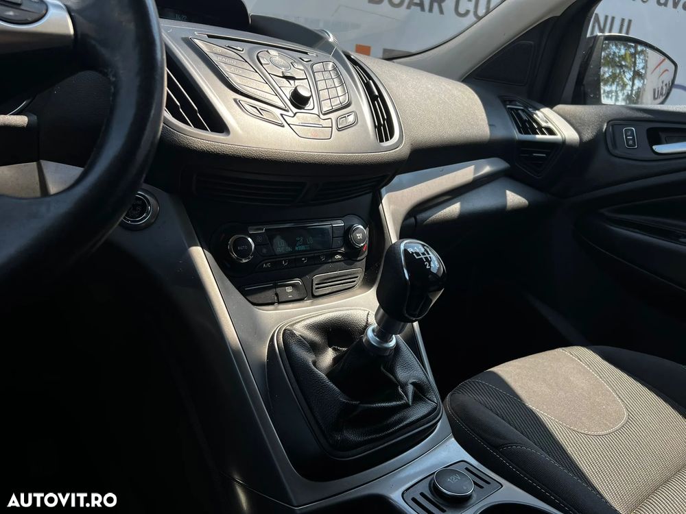Ford Kuga - 25