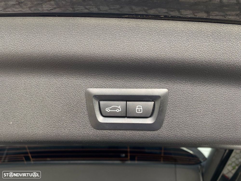 BMW iX1 eDrive20 xLine - 19