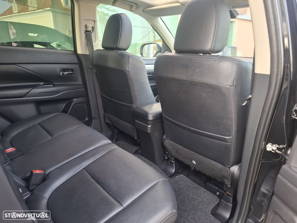 Mitsubishi Outlander - 35