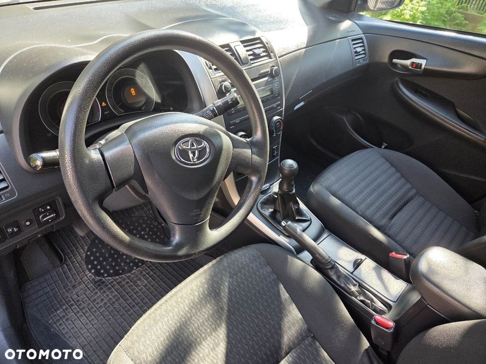 Toyota Corolla - 2